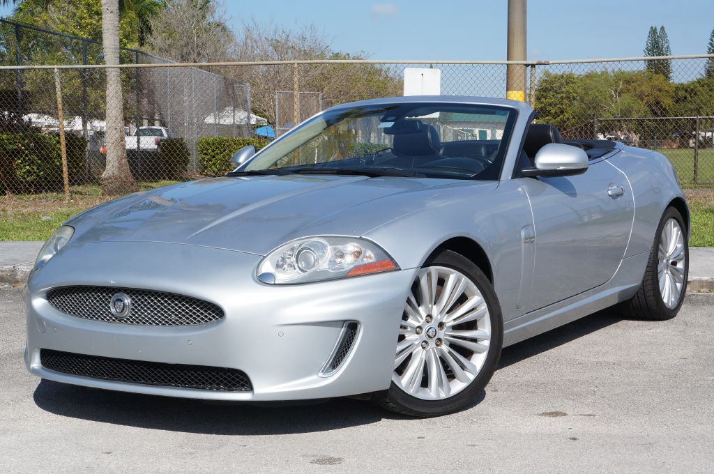 Photo 2 of this JAGUAR XK CV