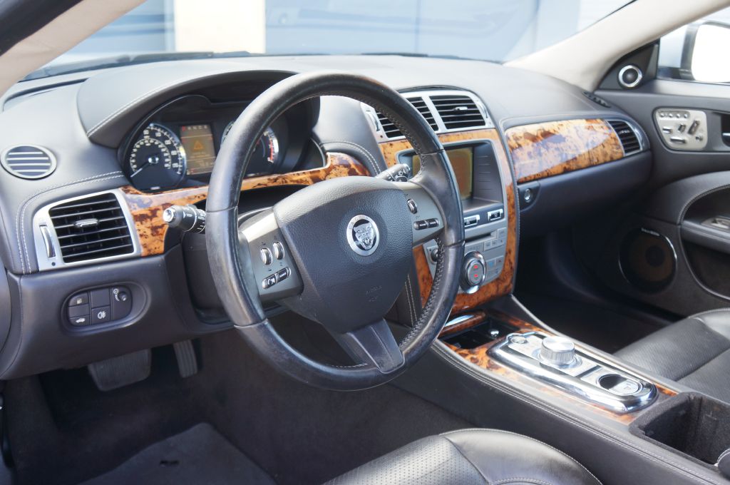 Photo 31 of this JAGUAR XK CV