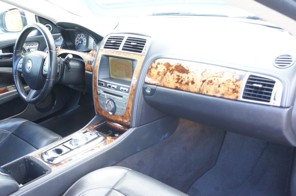 Photo 37 of this JAGUAR XK CV