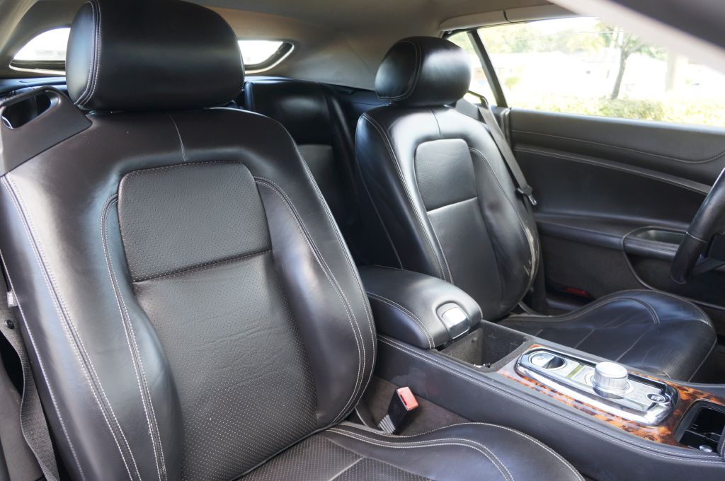 Photo 40 of this JAGUAR XK CV