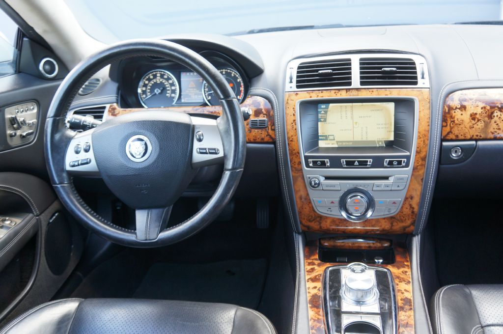 Photo 42 of this JAGUAR XK CV
