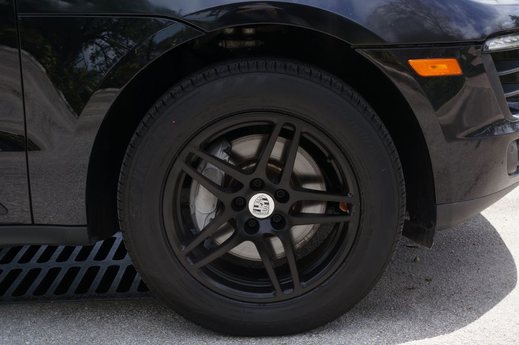 Photo 17 of this PORSCHE MACAN
