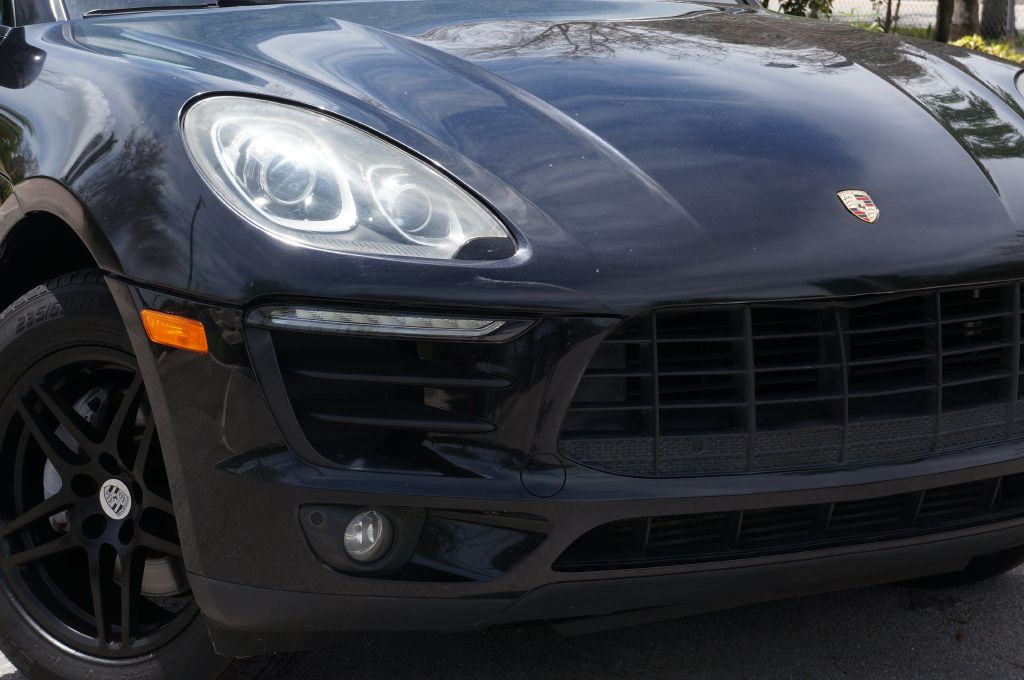 Photo 13 of this PORSCHE MACAN