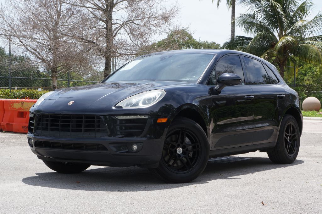 2018 PORSCHE MACAN