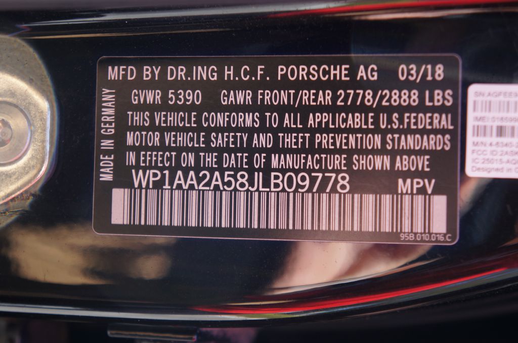 Photo 45 of this PORSCHE MACAN