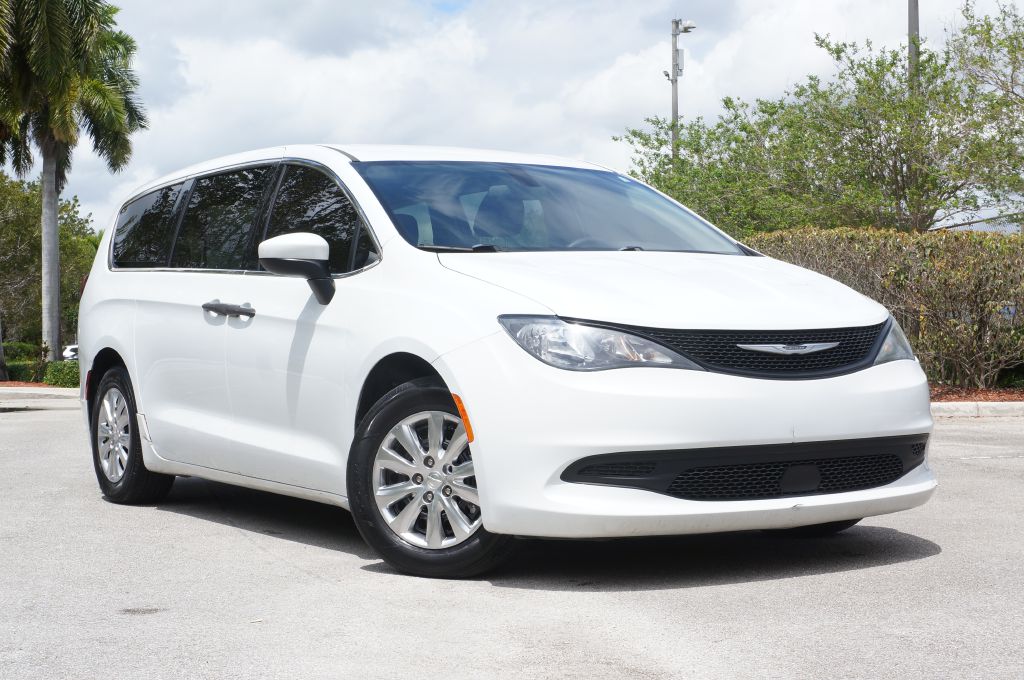 Photo 5 of this CHRYSLER VOYAGER L