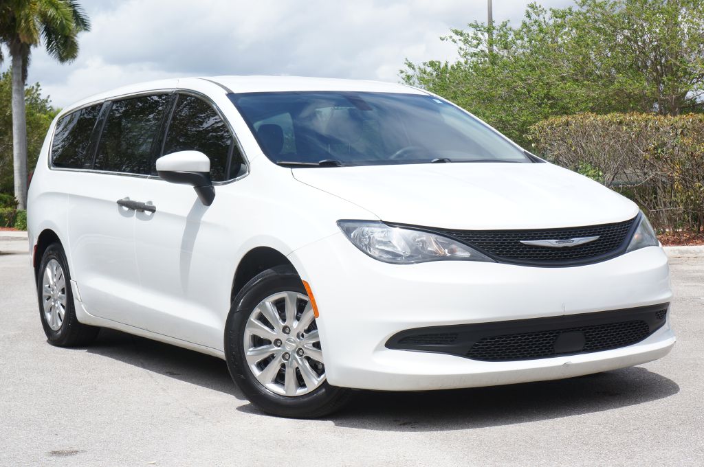 Photo 6 of this CHRYSLER VOYAGER L