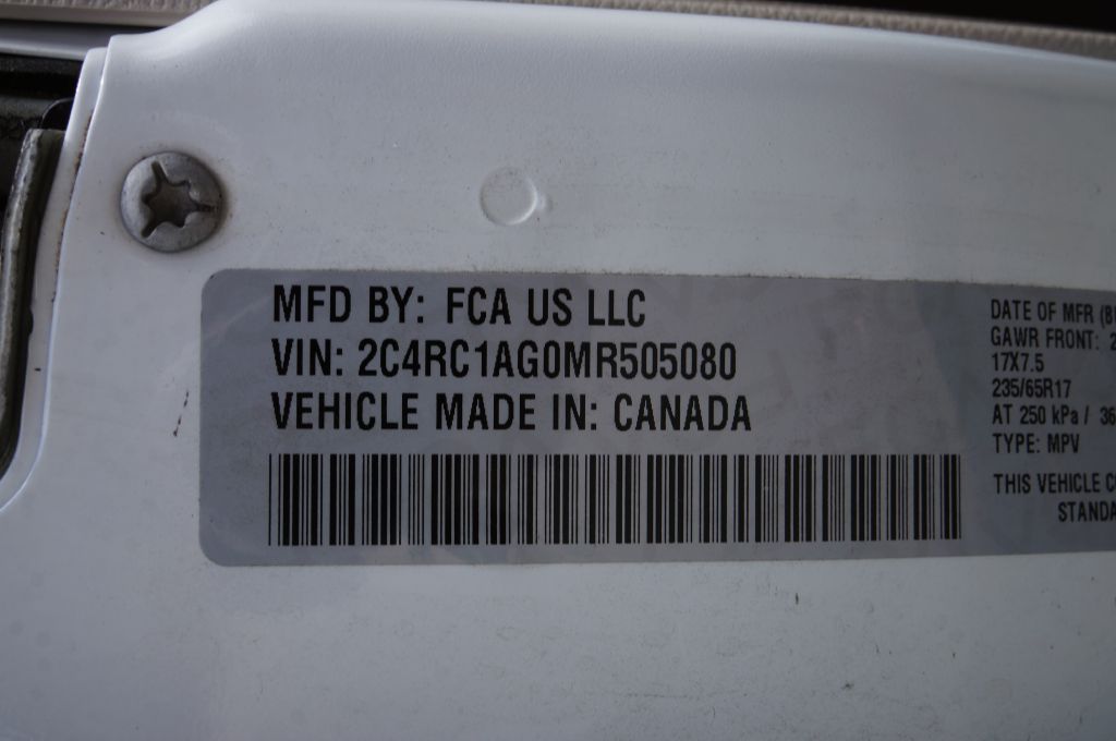 Photo 48 of this CHRYSLER VOYAGER L