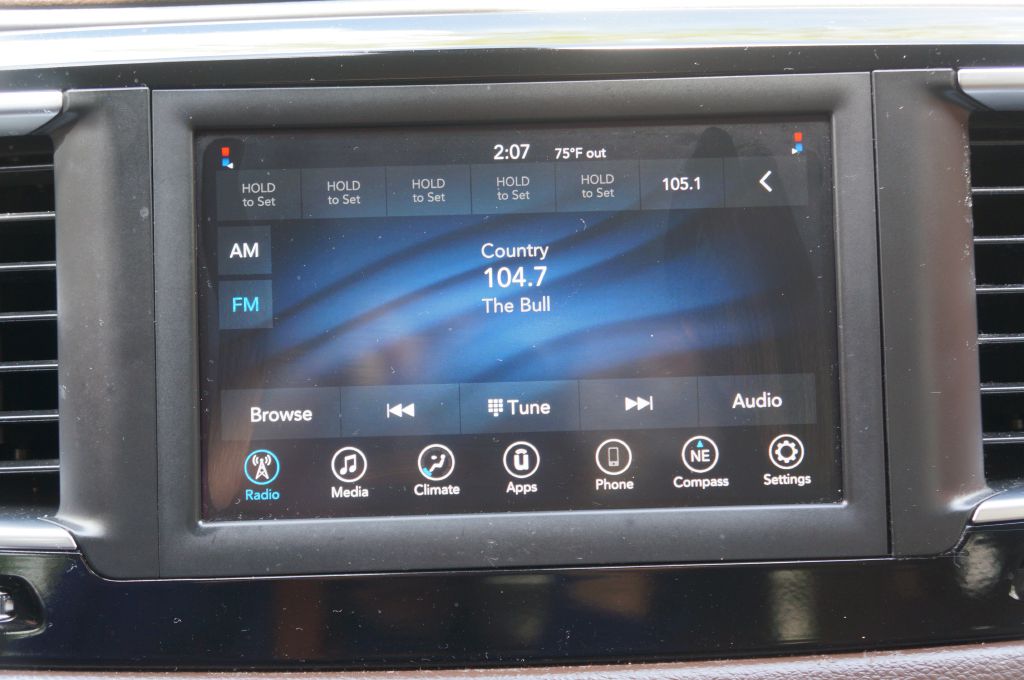Photo 37 of this CHRYSLER VOYAGER L
