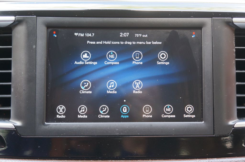 Photo 39 of this CHRYSLER VOYAGER L