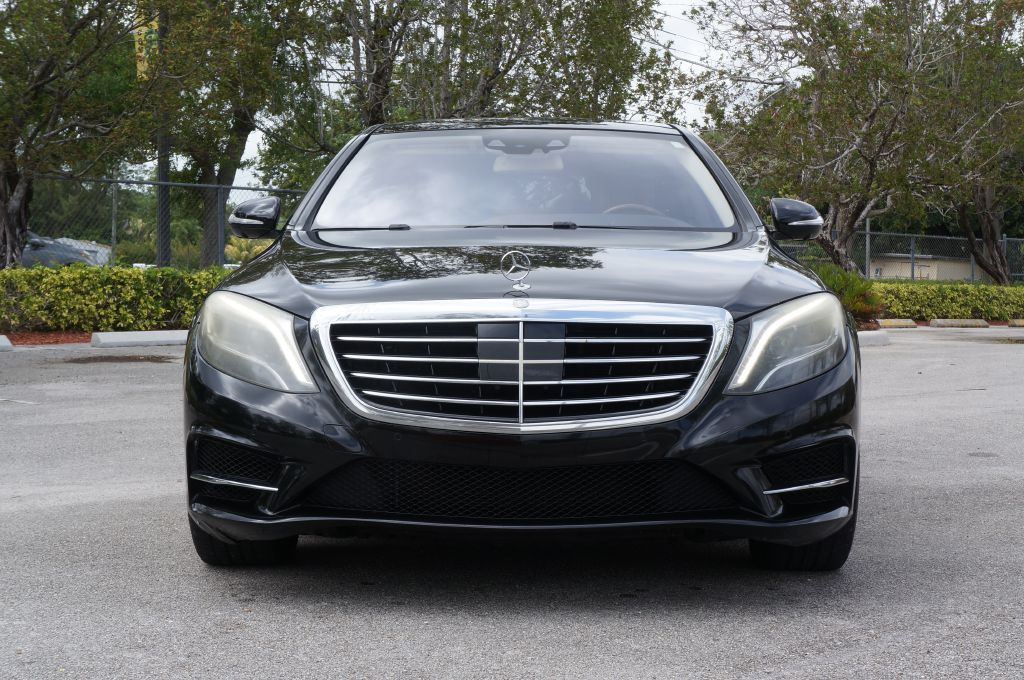 Photo 3 of this MERCEDES-BENZ S-CLASS