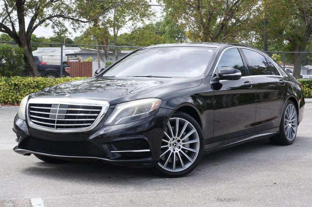 Photo 2 of this MERCEDES-BENZ S-CLASS