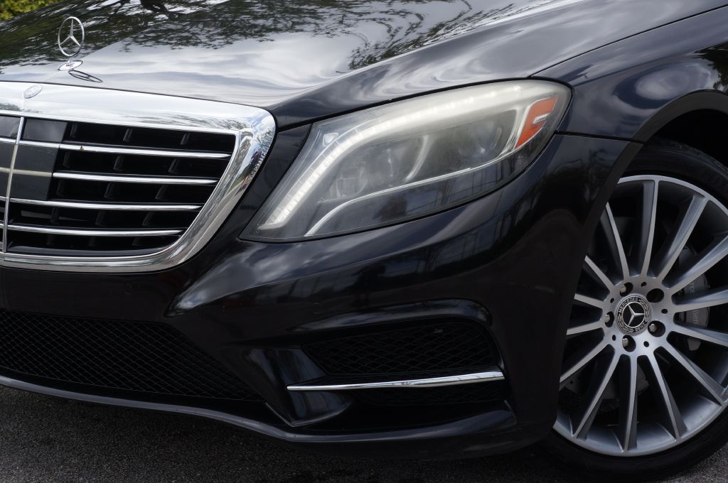 Photo 17 of this MERCEDES-BENZ S-CLASS