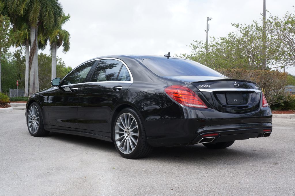 Photo 9 of this MERCEDES-BENZ S-CLASS