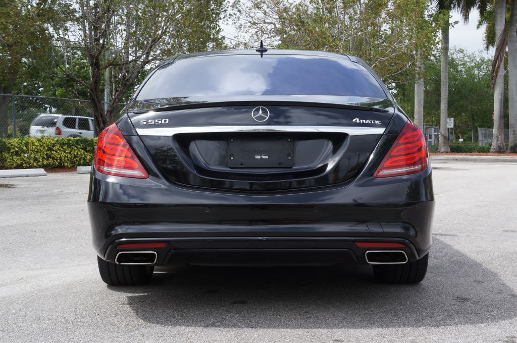 Photo 11 of this MERCEDES-BENZ S-CLASS