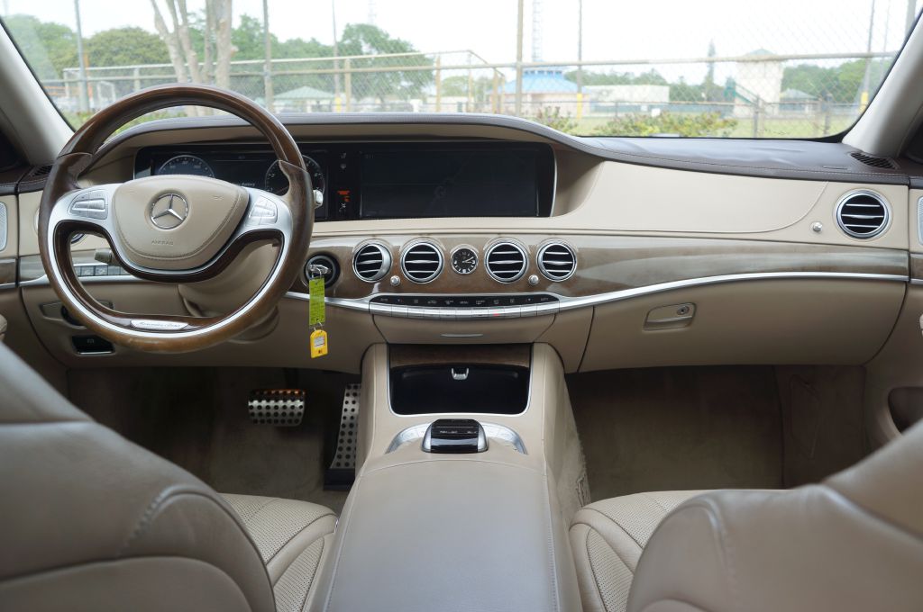 Photo 34 of this MERCEDES-BENZ S-CLASS