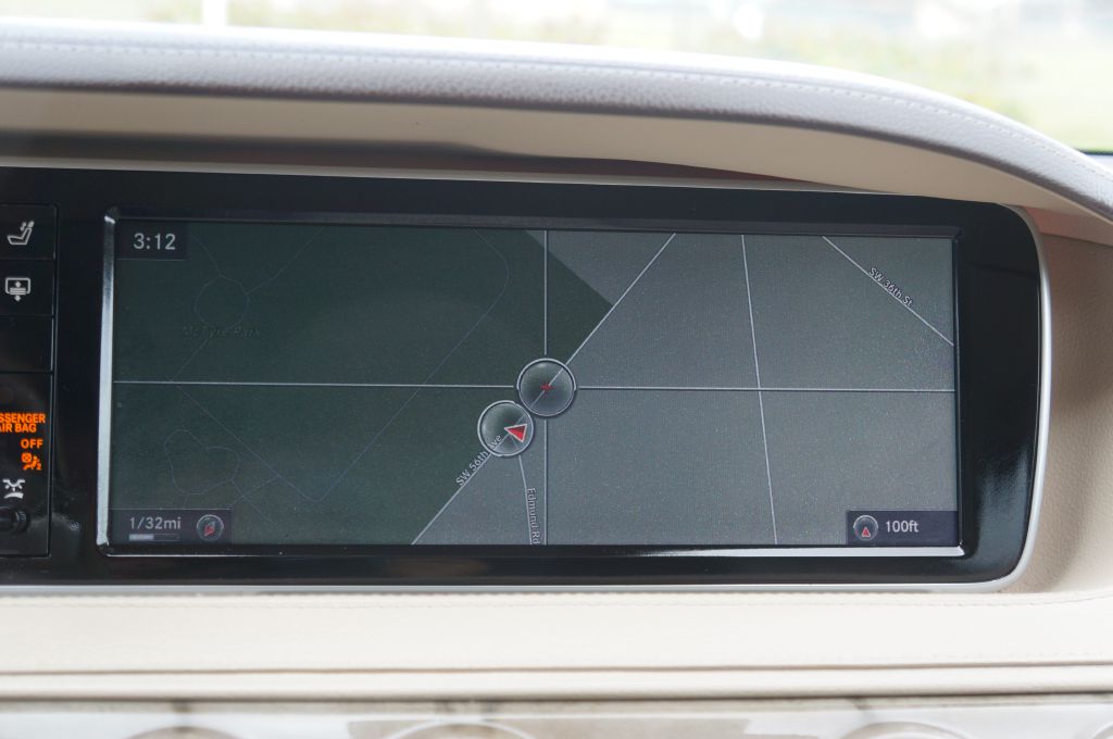 Photo 37 of this MERCEDES-BENZ S-CLASS