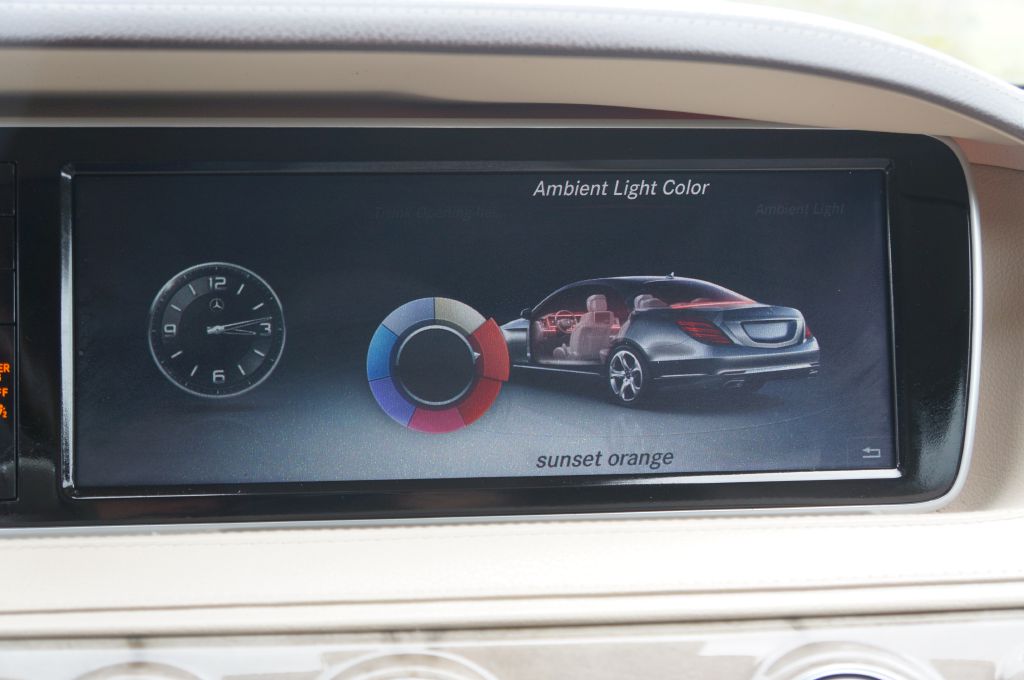 Photo 41 of this MERCEDES-BENZ S-CLASS