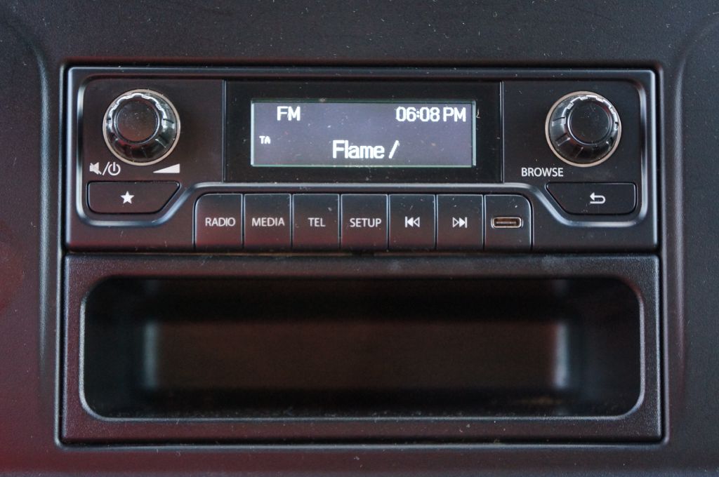 Photo 33 of this MERCEDES-BENZ SPRINTER HR