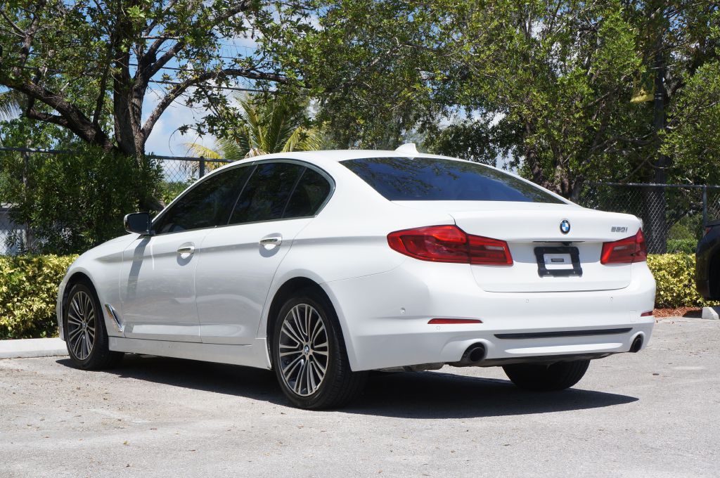 Photo 7 of this BMW 530I