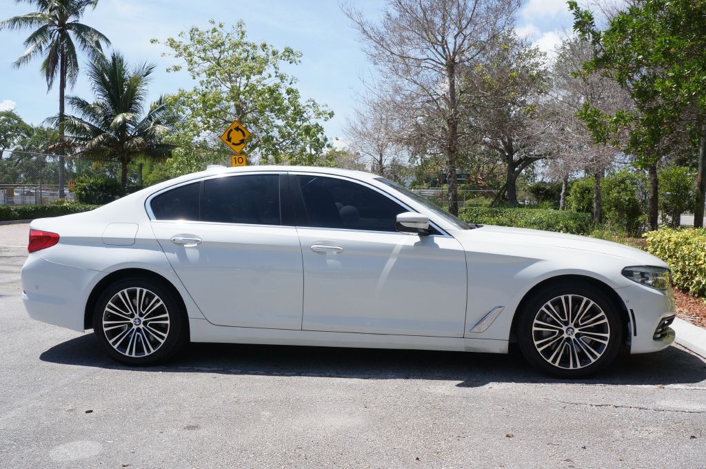 Photo 12 of this BMW 530I