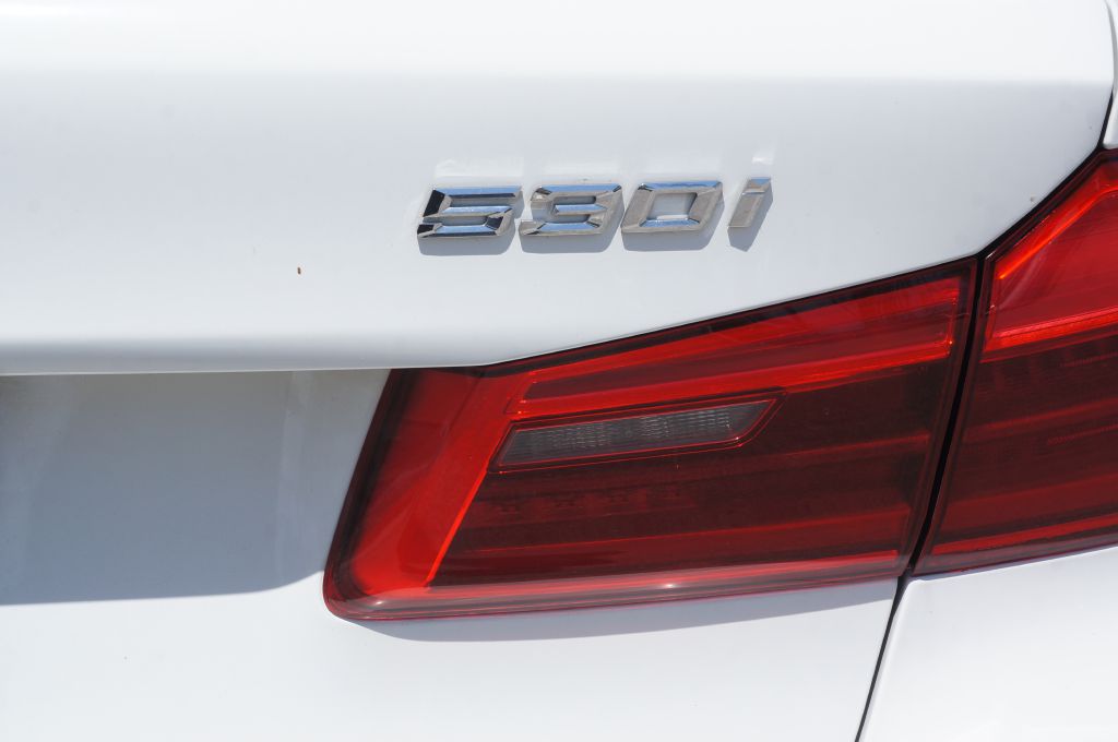 Photo 17 of this BMW 530I