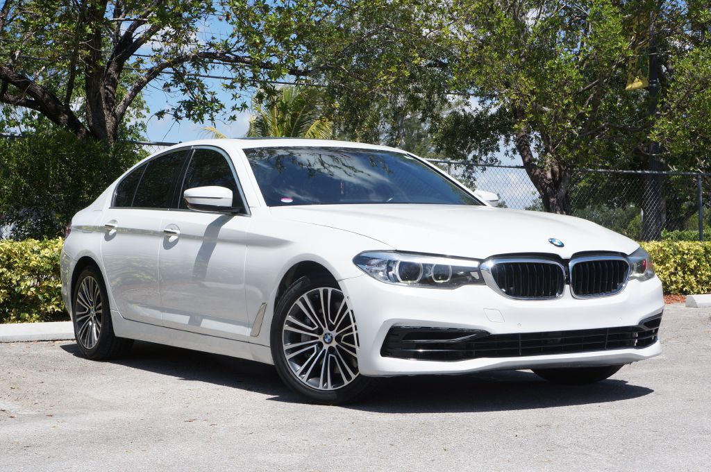 Photo 4 of this BMW 530I