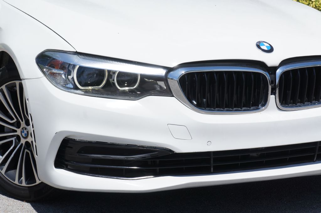 Photo 13 of this BMW 530I