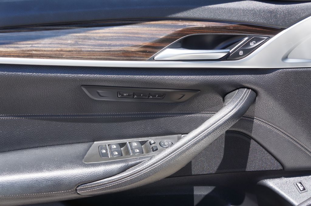 Photo 19 of this BMW 530I