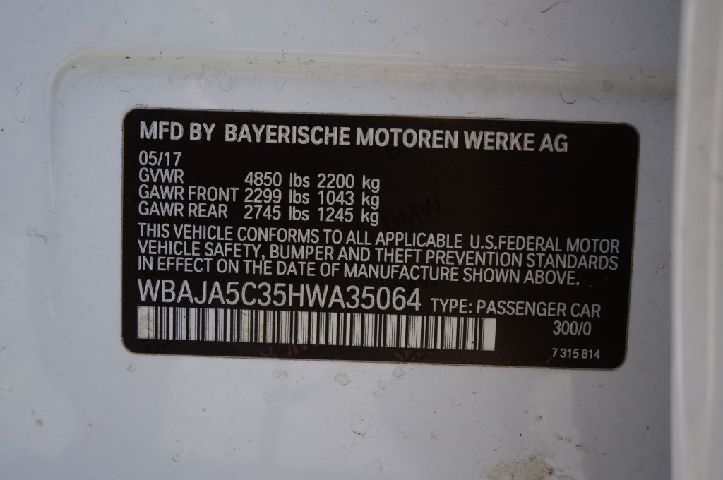 Photo 44 of this BMW 530I