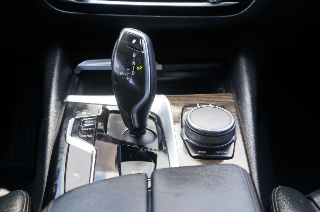 Photo 39 of this BMW 530I