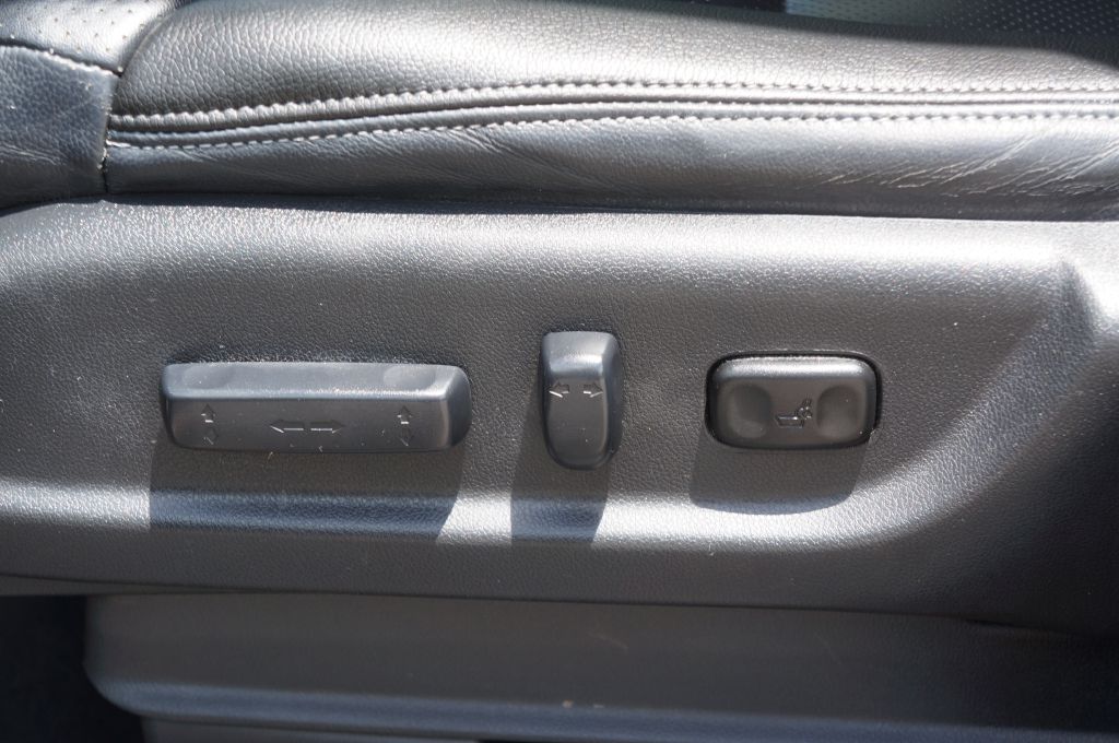 Photo 22 of this HONDA CR-V TOURING