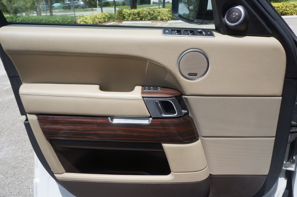 Photo 19 of this LAND ROVER RANGE ROVER SUP