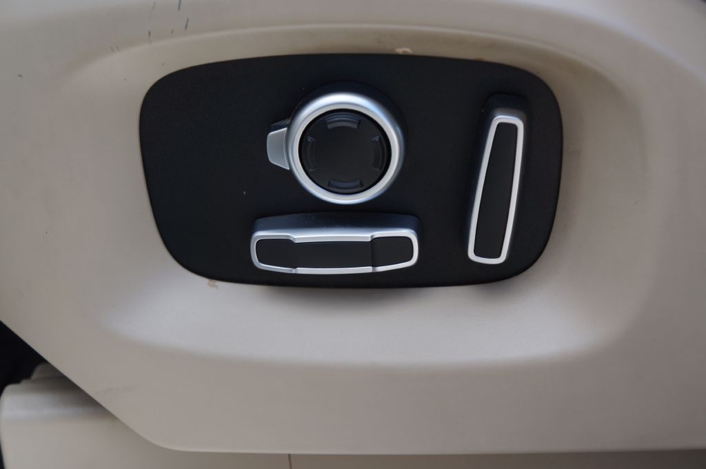 Photo 25 of this LAND ROVER RANGE ROVER SUP