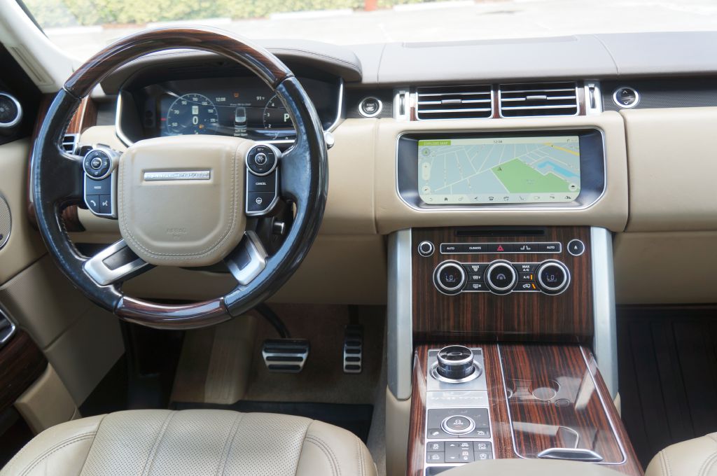 Photo 32 of this LAND ROVER RANGE ROVER SUP