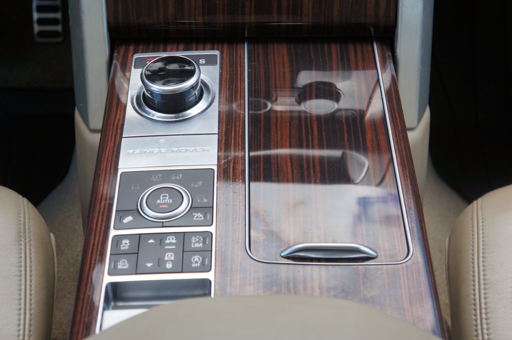 Photo 40 of this LAND ROVER RANGE ROVER SUP