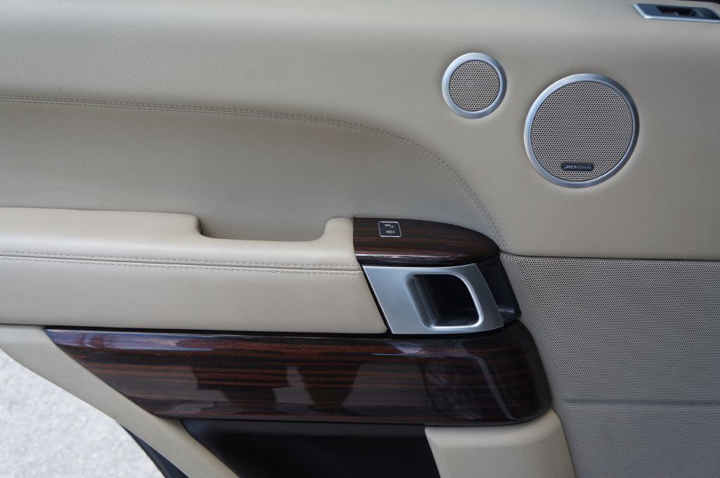 Photo 26 of this LAND ROVER RANGE ROVER SUP