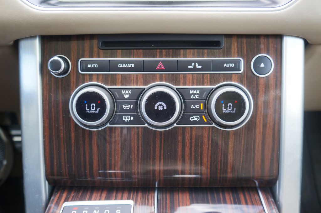 Photo 38 of this LAND ROVER RANGE ROVER SUP