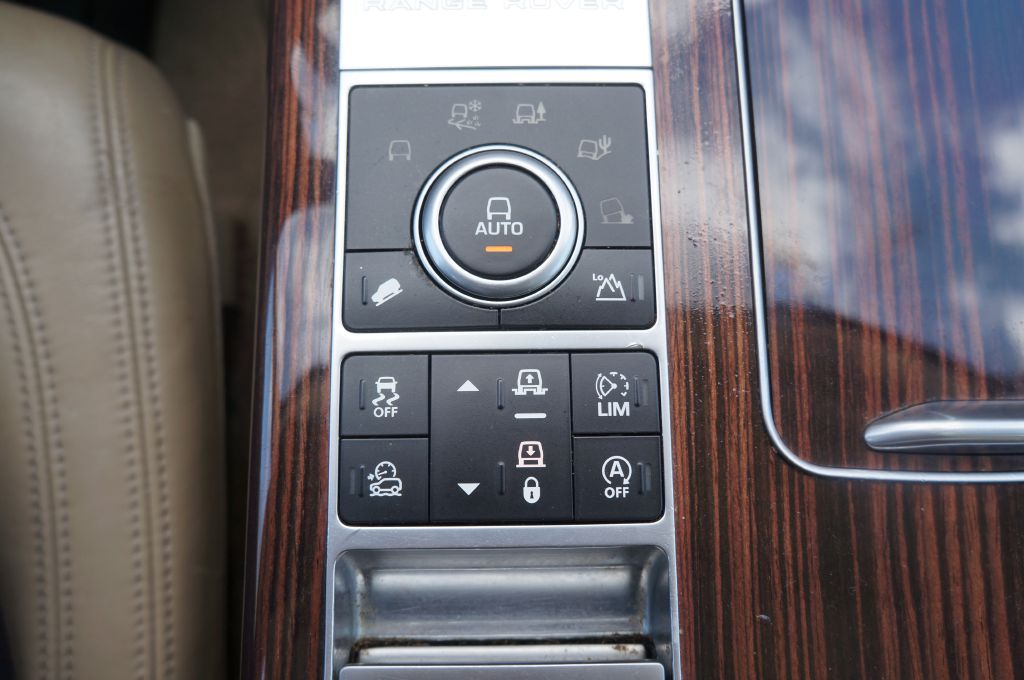 Photo 39 of this LAND ROVER RANGE ROVER SUP