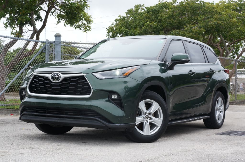 2023 TOYOTA HIGHLANDER LE