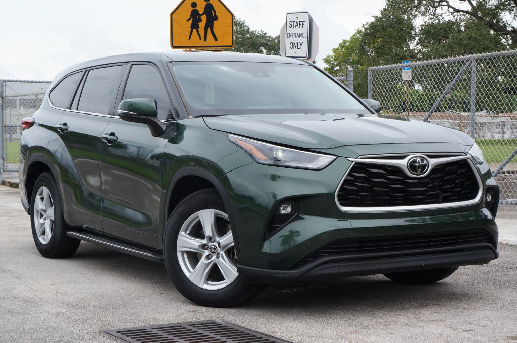 Photo 5 of this TOYOTA HIGHLANDER LE