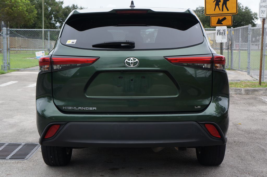 Photo 9 of this TOYOTA HIGHLANDER LE