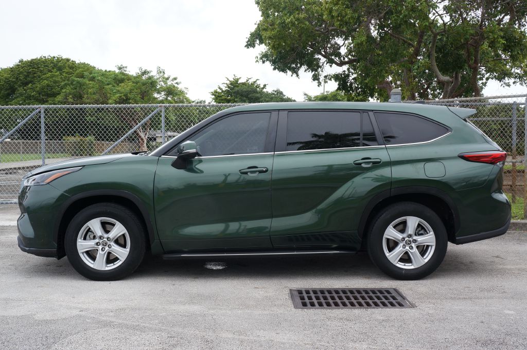 Photo 6 of this TOYOTA HIGHLANDER LE