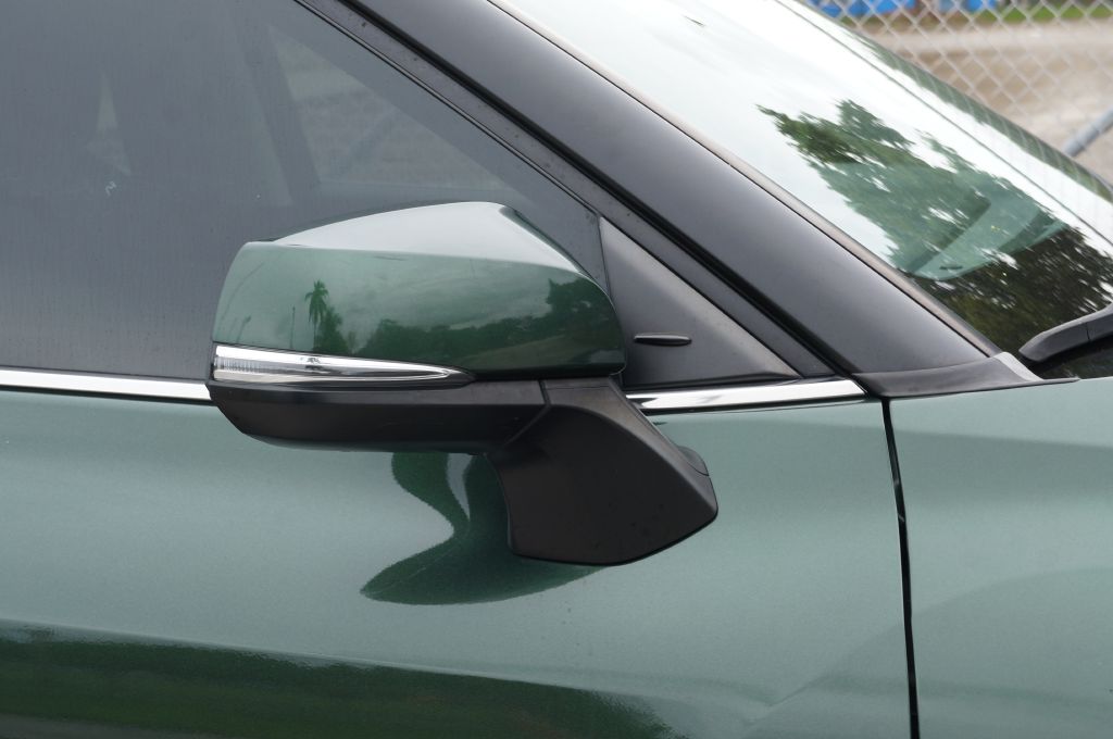 Photo 15 of this TOYOTA HIGHLANDER LE