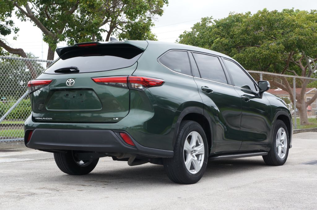 Photo 10 of this TOYOTA HIGHLANDER LE