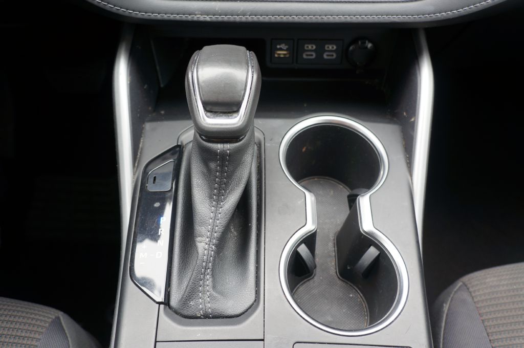 Photo 36 of this TOYOTA HIGHLANDER LE