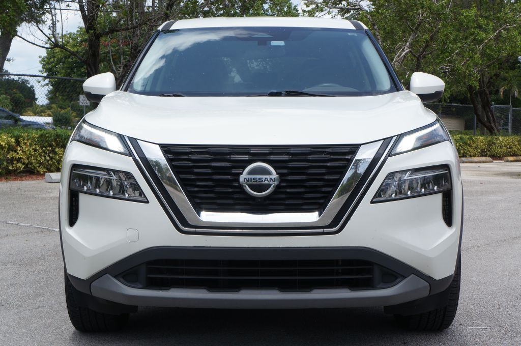 Photo 3 of this NISSAN ROGUE SV