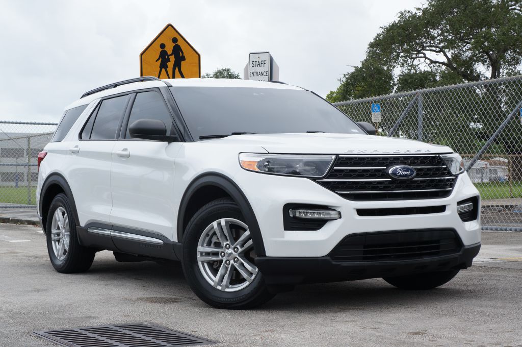 Photo 4 of this FORD EXPLORER