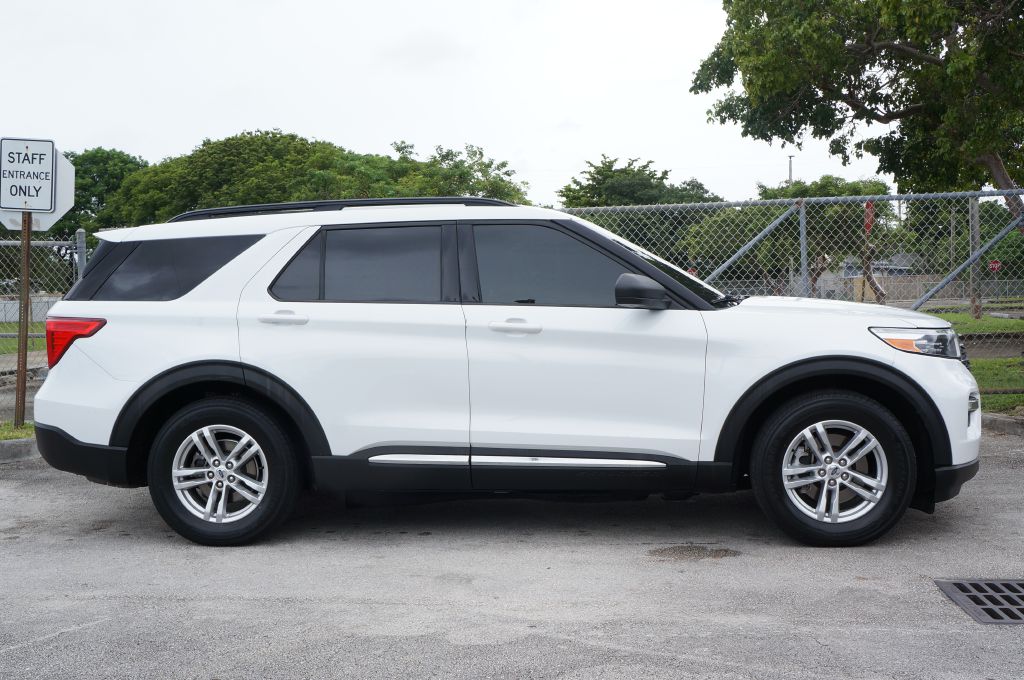 Photo 12 of this FORD EXPLORER