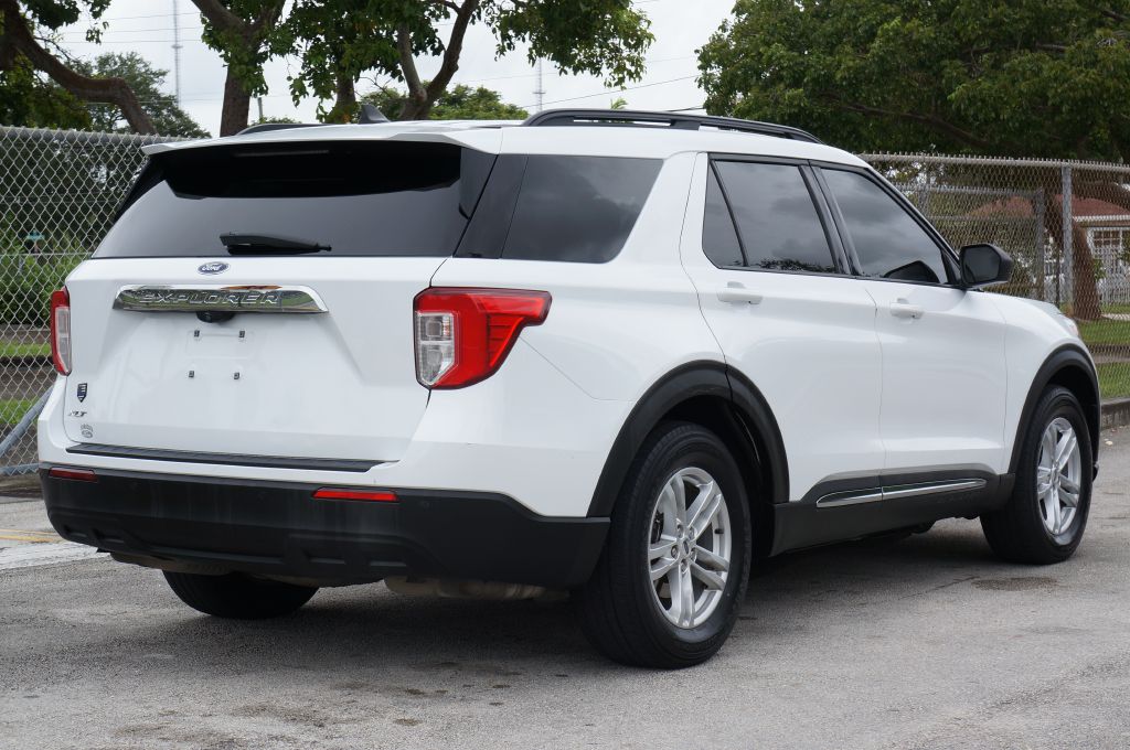 Photo 11 of this FORD EXPLORER